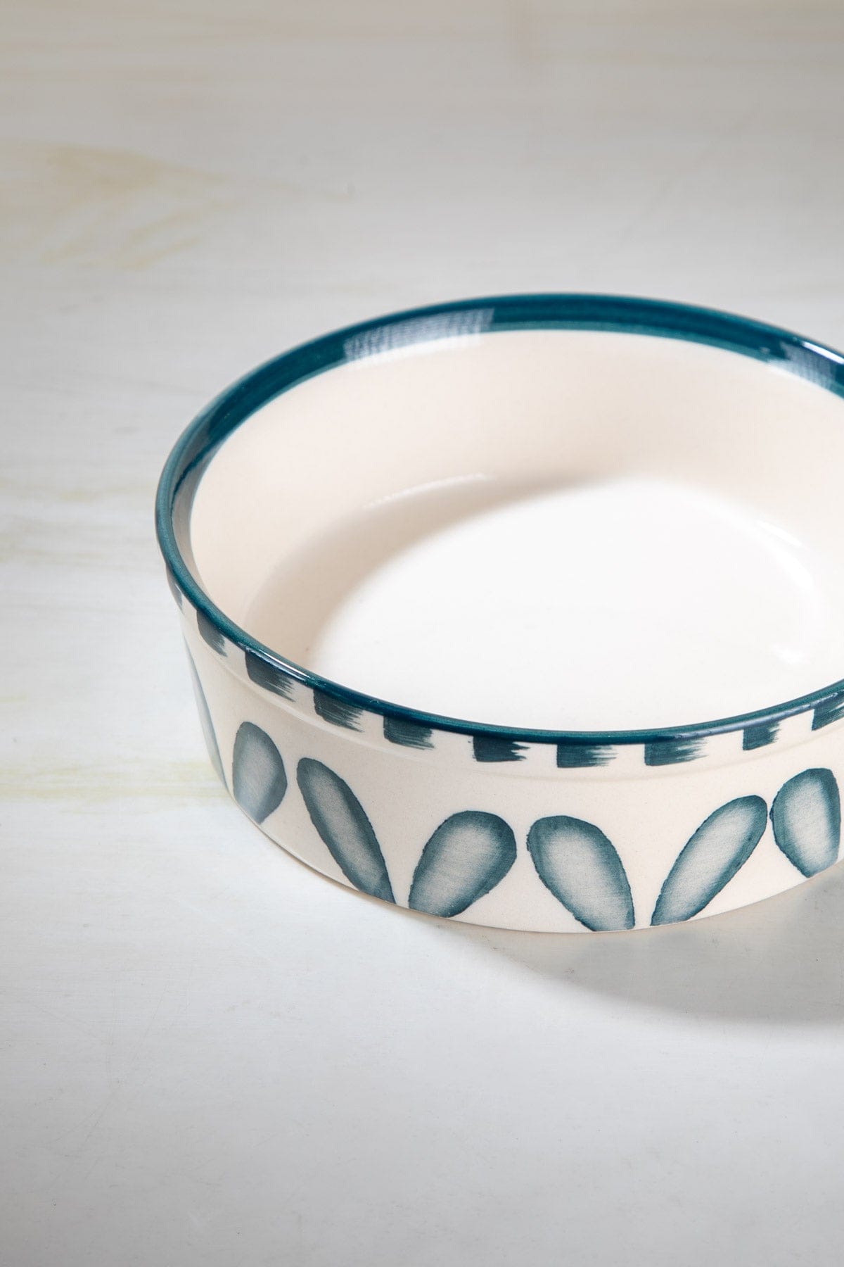 SERVING BOWLS Montane Ceramic Medium Straight Serving Bowl