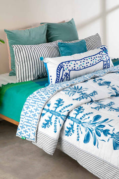 PRINT & PATTERN QUILTS Montane Summer Blue Quilt