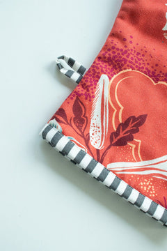 KITCHEN LINEN Moonflower Oven Mitt