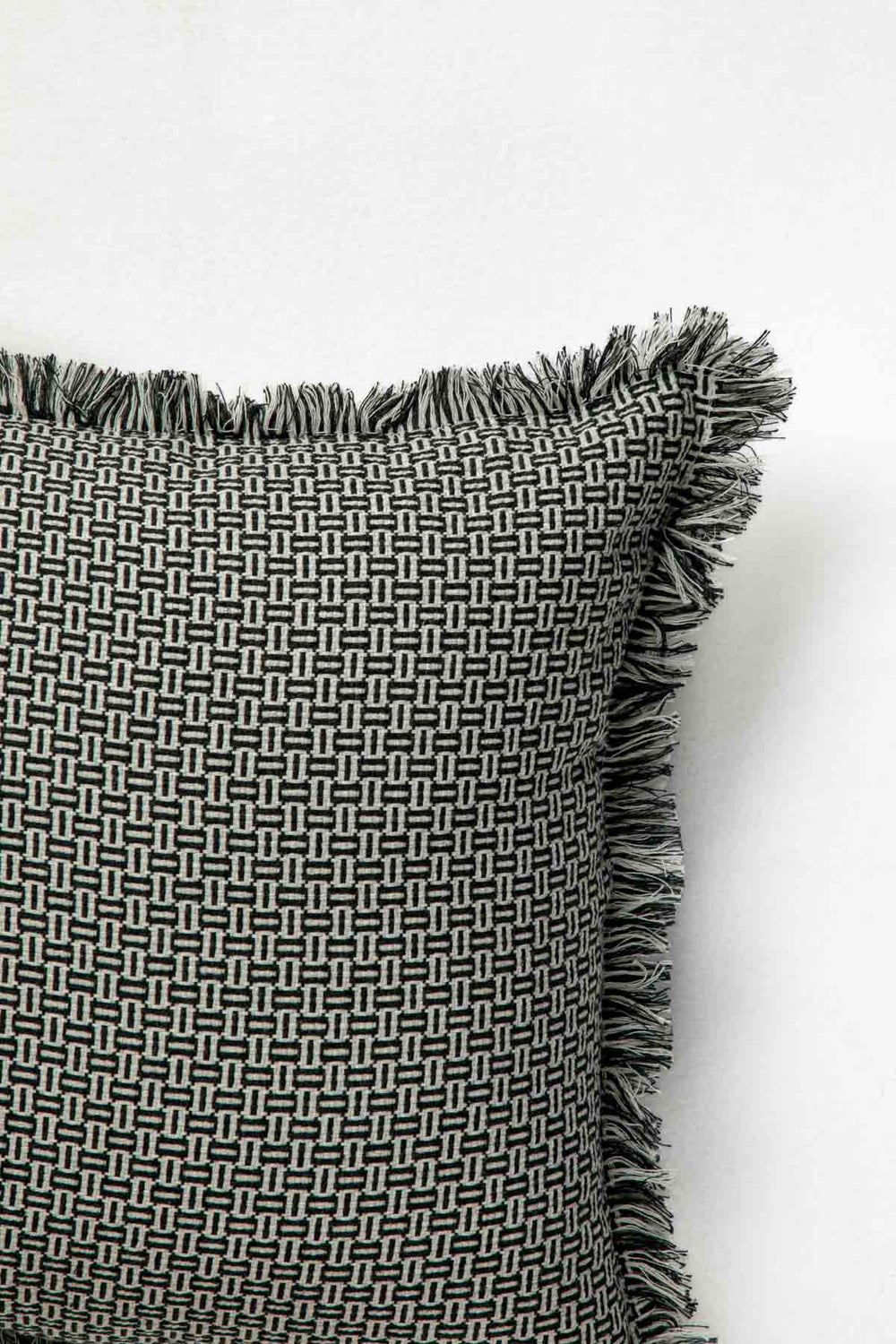 SOLID & TEXTURED CUSHIONS Nilgiri Black and White Cushion Cover (46 X 46 Cm)