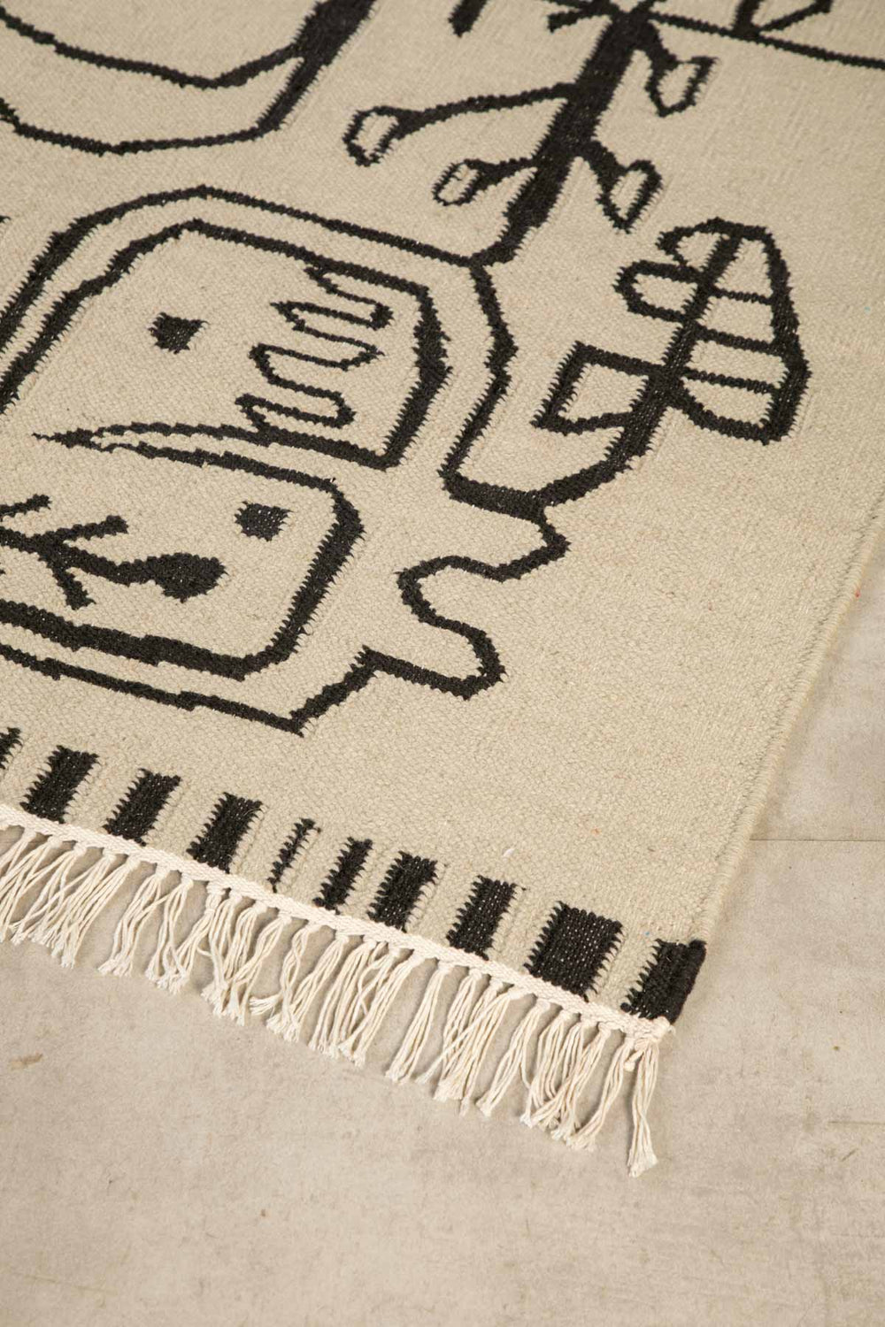 WOVEN & TEXTURED RUGS Nu Primitive Woven Rug (Black/White)