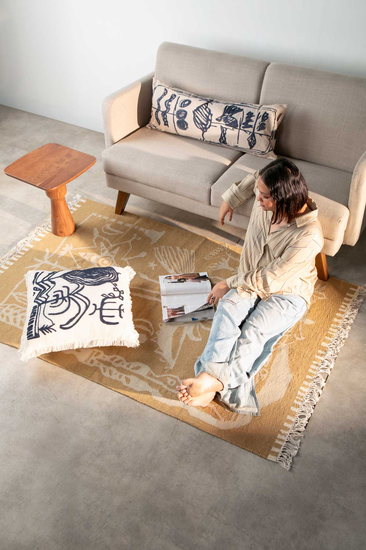 ACCENT CUSHIONS Nu Primitive Off White Cushion Cover (61 X 61 Cm)