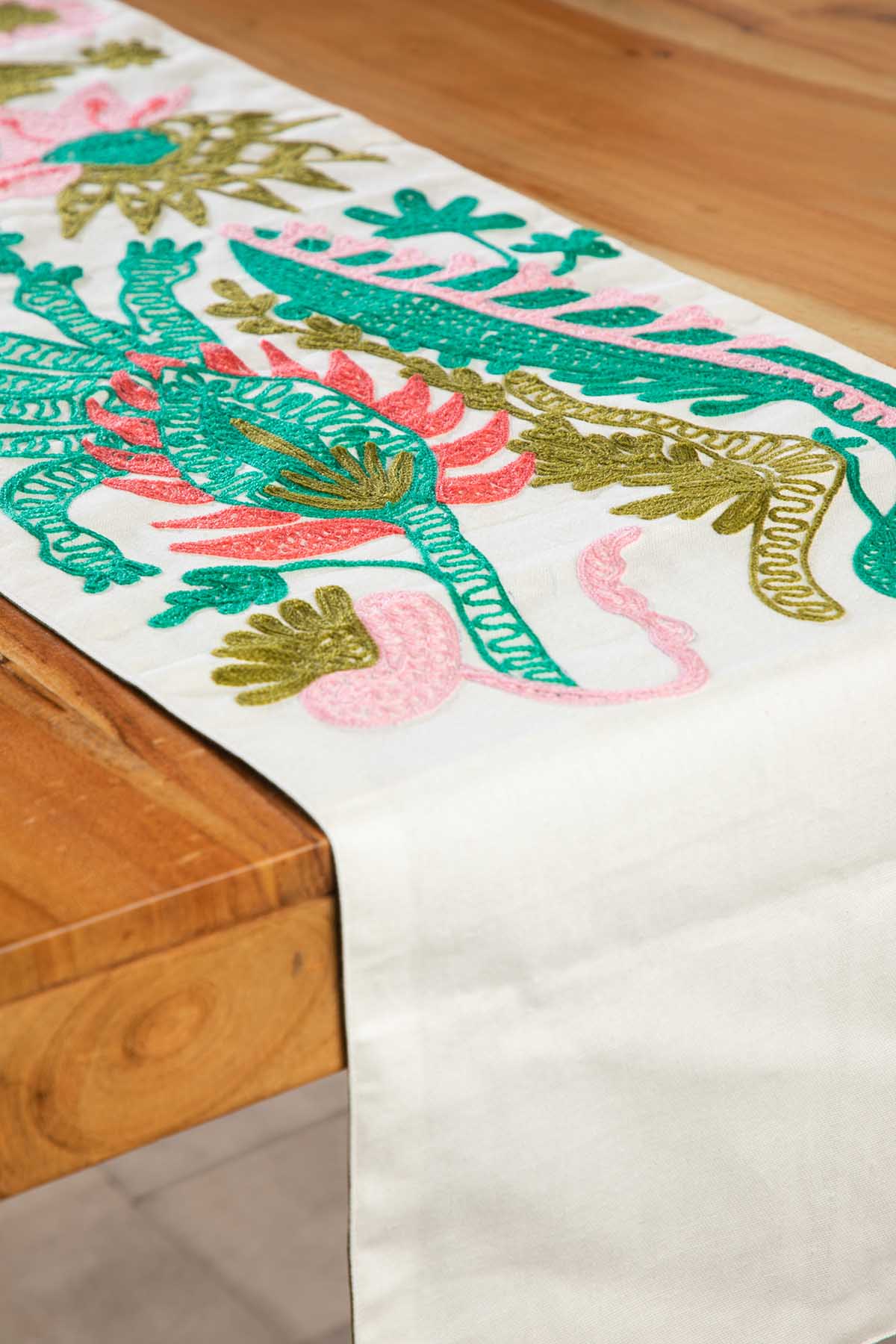 TABLE RUNNERS Passiflora Dream Emerald Table Runner