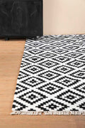 WOVEN & TEXTURED RUGS Pixel Cross Woven Rug (Black And White)