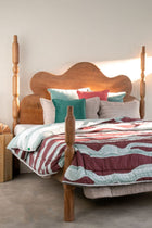 Puzzikoli Shadow Grape Quilt