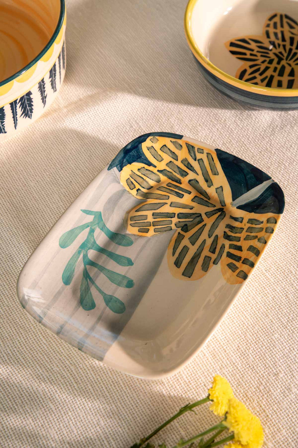 SERVING PLATTERS Quemon Ceramic Nut Tray