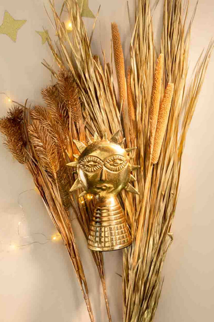 FIGURINES Red Star Sun Sculpture (Gold)