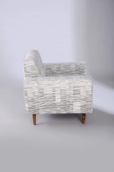 ARMCHAIRS & ACCENTS Retro Button Down Armchair