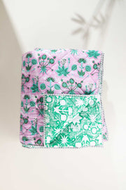 PRINT & PATTERN QUILTS Sativa Protest Pink Quilt