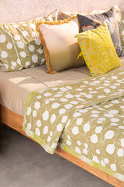 SENHUR LEAF PRINT & PATTERN BED COVEROLIVE GREEN