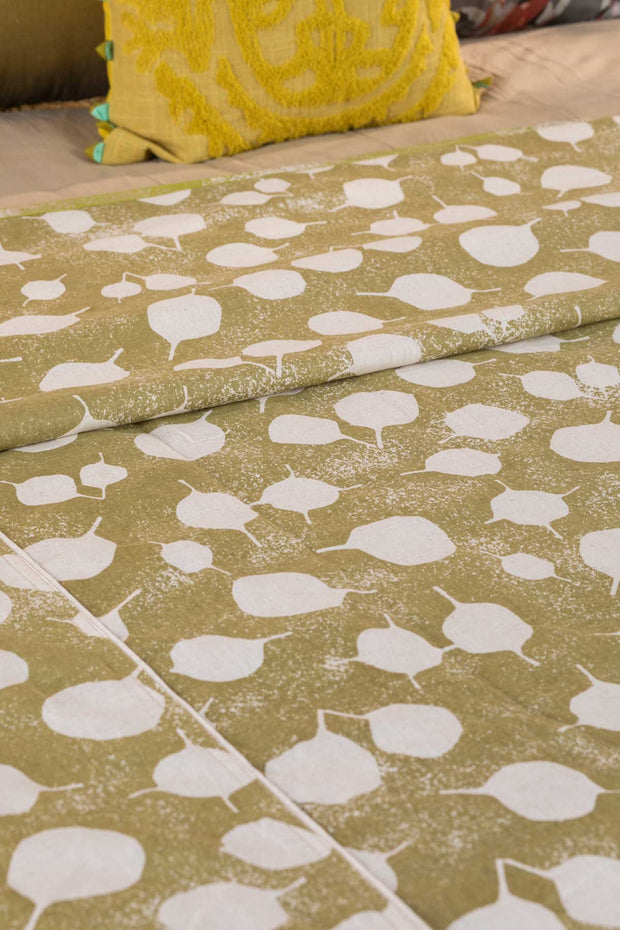 SENHUR LEAF PRINT & PATTERN BED COVEROLIVE GREEN