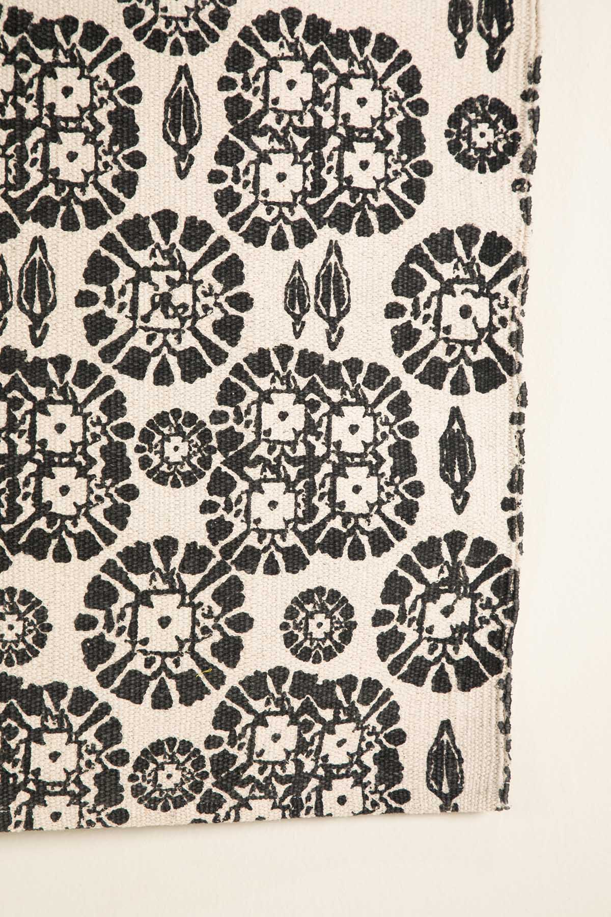 PRINT & PATTERN RUGS Tamara Printed Rug (Black And White)