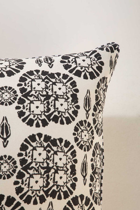 PRINT & PATTERN CUSHIONS Tamara Black And White Cushion Cover (61 Cm X 61 Cm)
