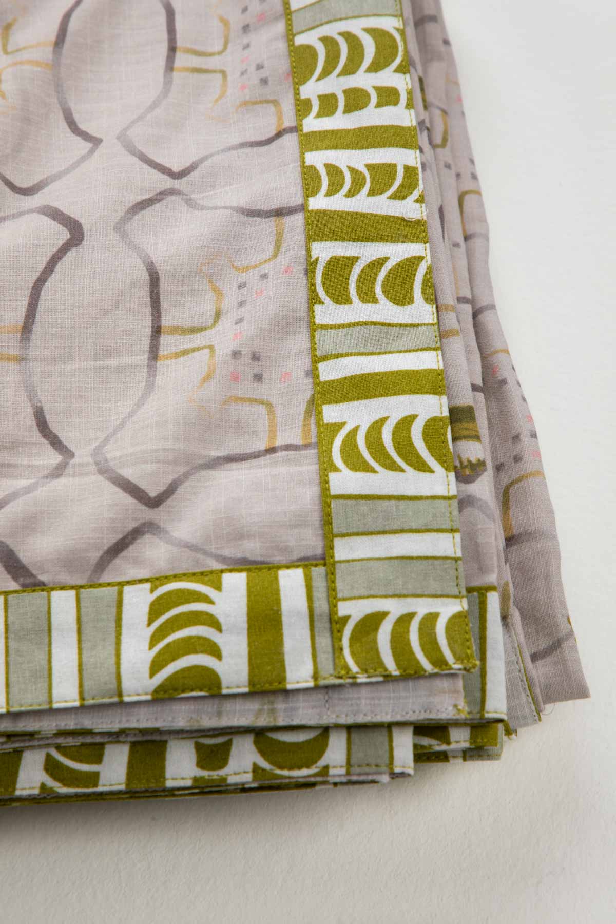 PRINT & PATTERN BEDCOVERS Temple Palms Pure Cotton Bedcover (Stone)