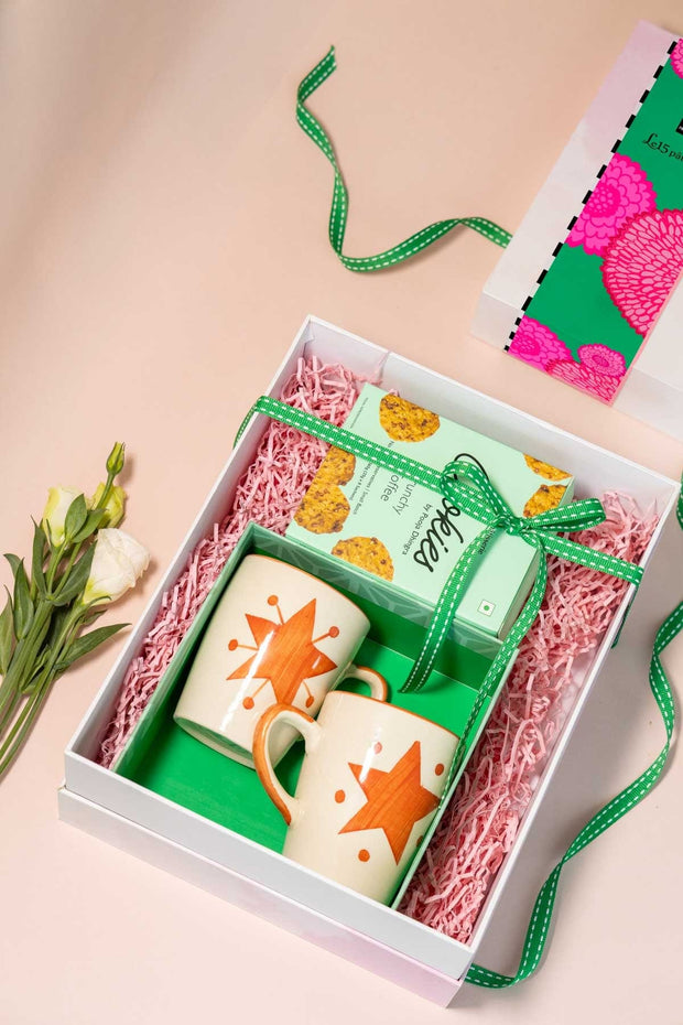 GIFT SETS Toddy Star Coffee Mugs and Le 15 Cookies (150 Gm)  Gift Set