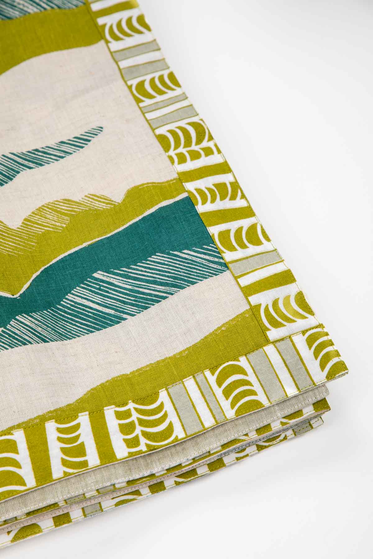 PRINT & PATTERN BEDCOVERS Treeline Land  Pure Cotton Bedcover (Field Green)