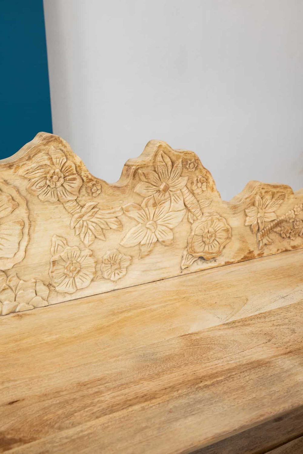 CONSOLE TABLES Tree Tops Mango Wood Console Table