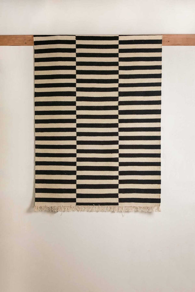 WOVEN & TEXTURED RUGS Triple Wave Stripe Woven Rug (Black)