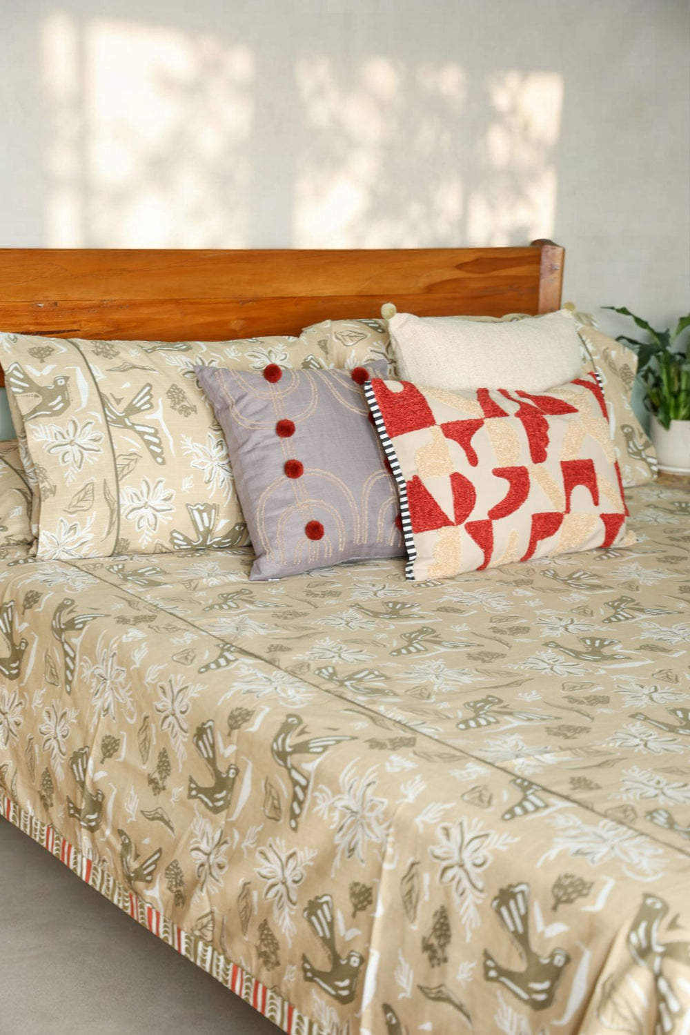 PRINT & PATTERN BEDCOVERS Udanti Birds Sand Cotton Bedcover