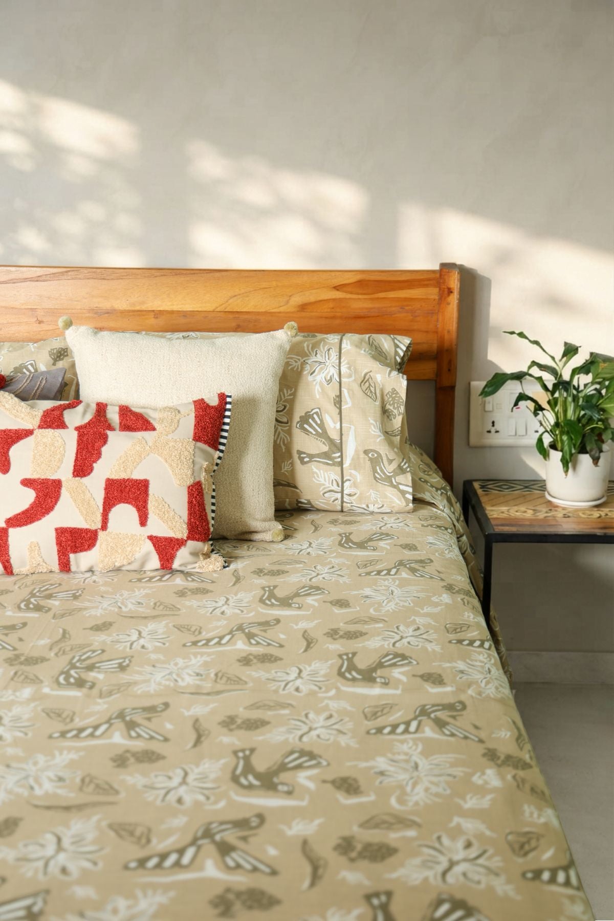PRINT & PATTERN BEDCOVERS Udanti Birds Sand Cotton Bedcover