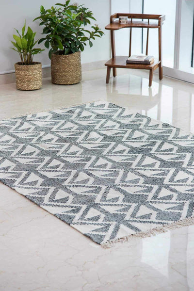 WOVEN & TEXTURED RUGS Visudha Grid Rug Woven Rug (Black And White)