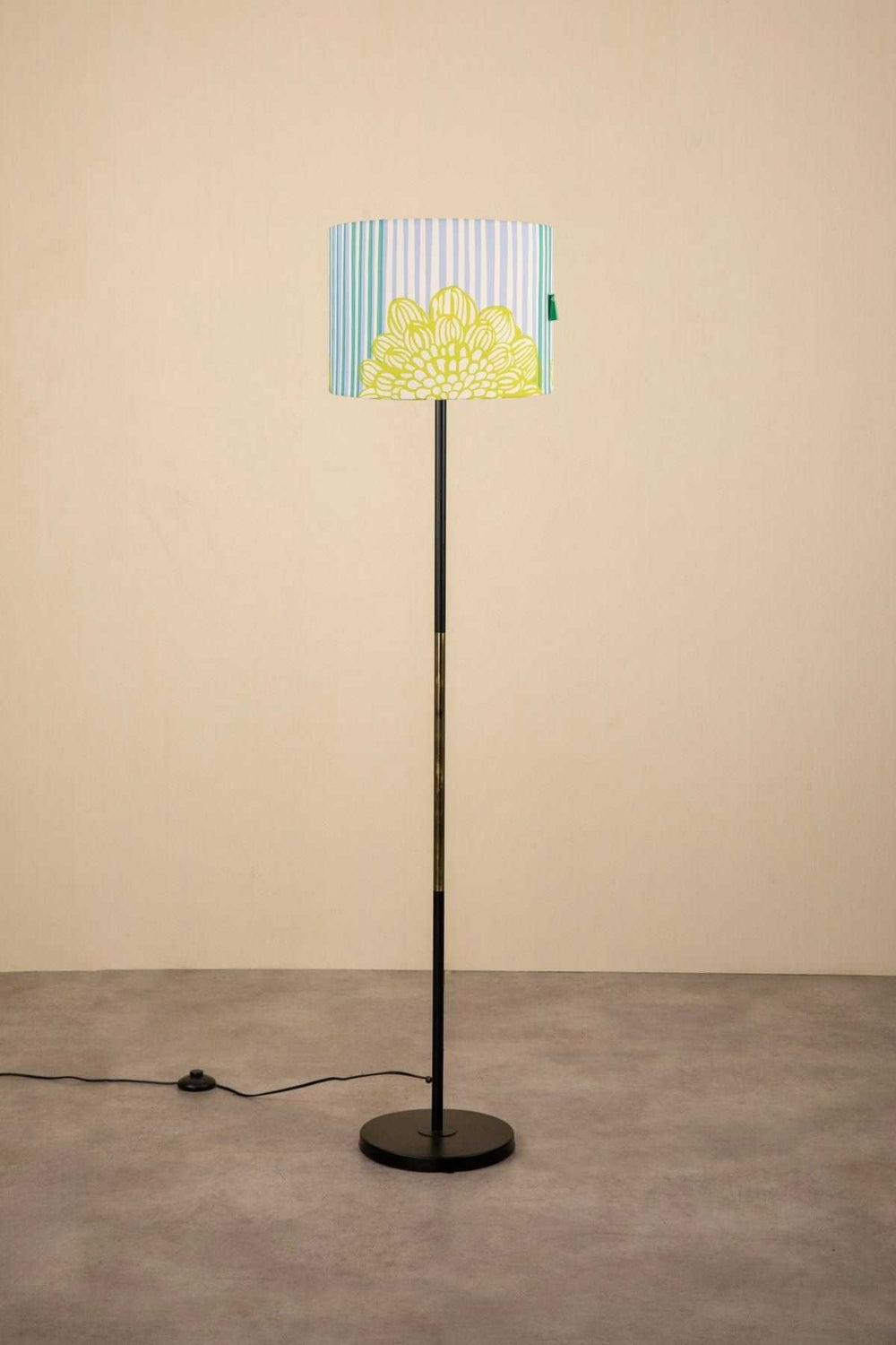 FLOOR LAMPS Midnight Slim Floor Lamp (Charcoal)
