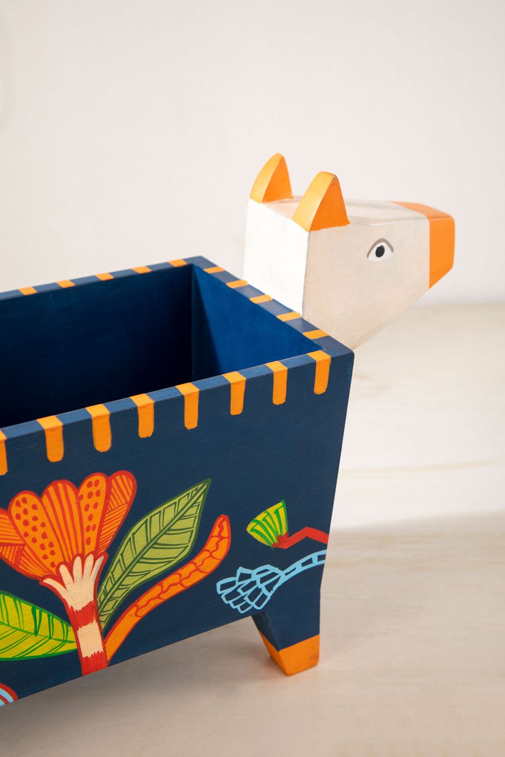 PLANTERS Cow Planter