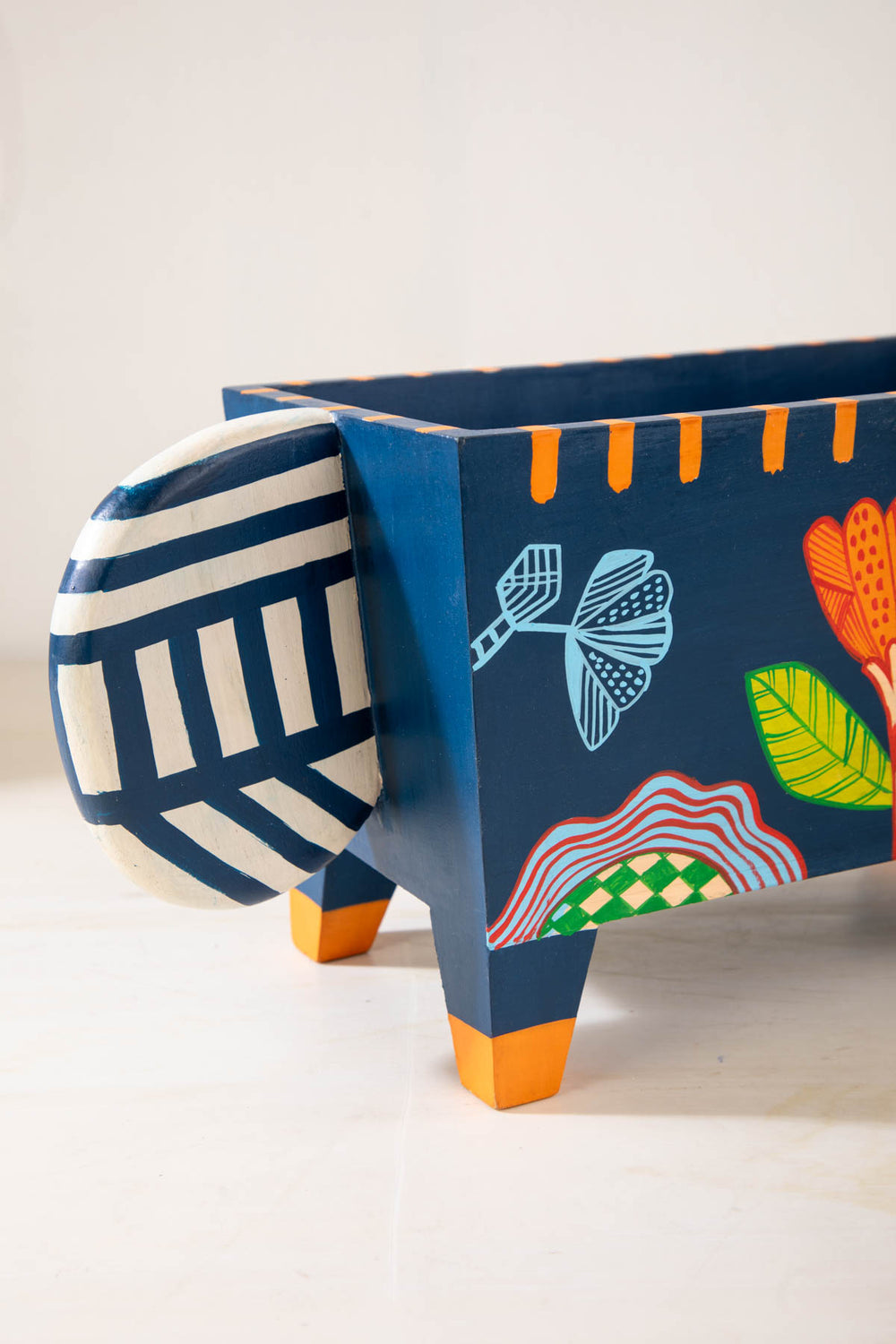 PLANTERS Cow Planter