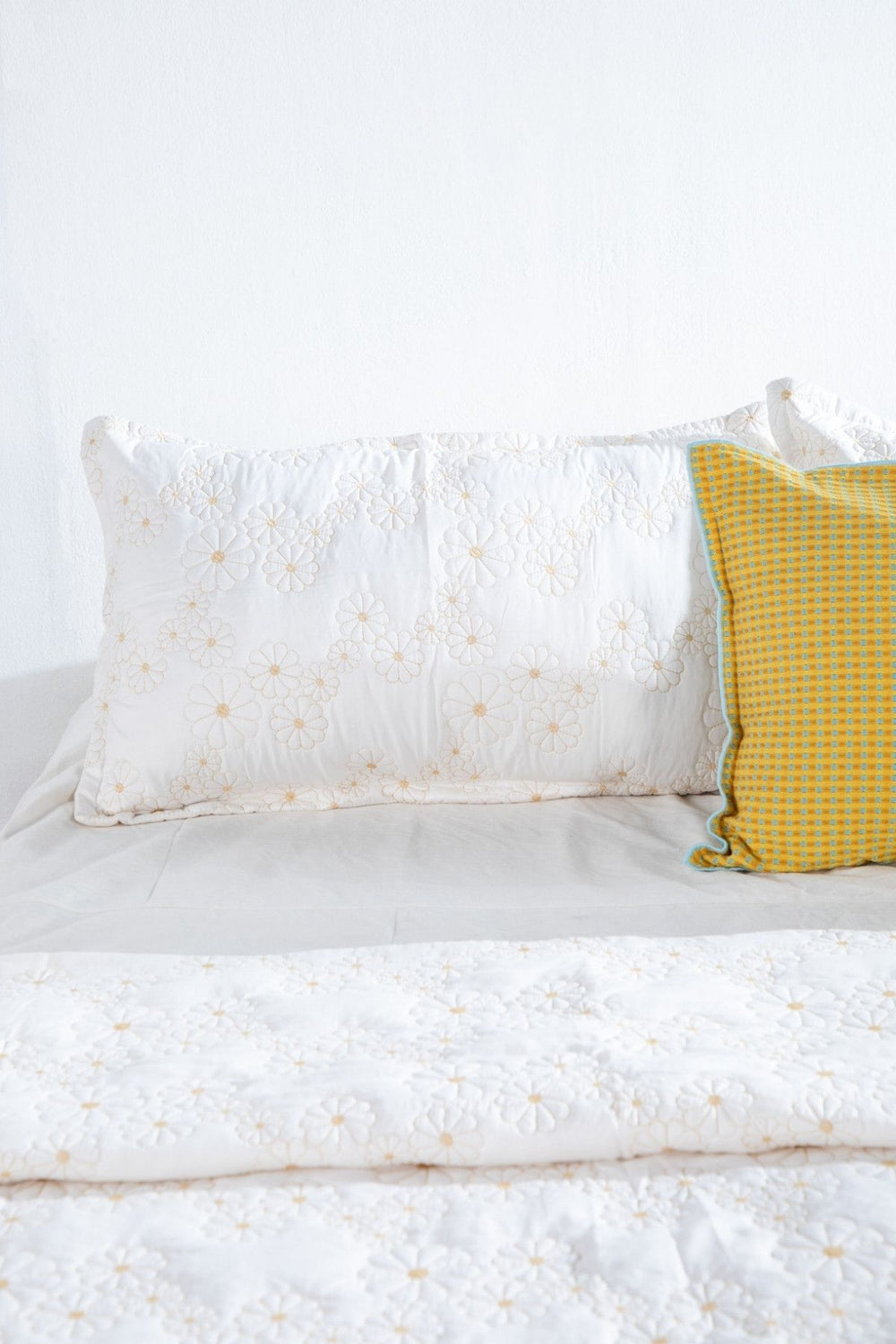 PILLOWS & SHAMS Daisy Field Ecru Pillow Cover Set (Set of 2)
