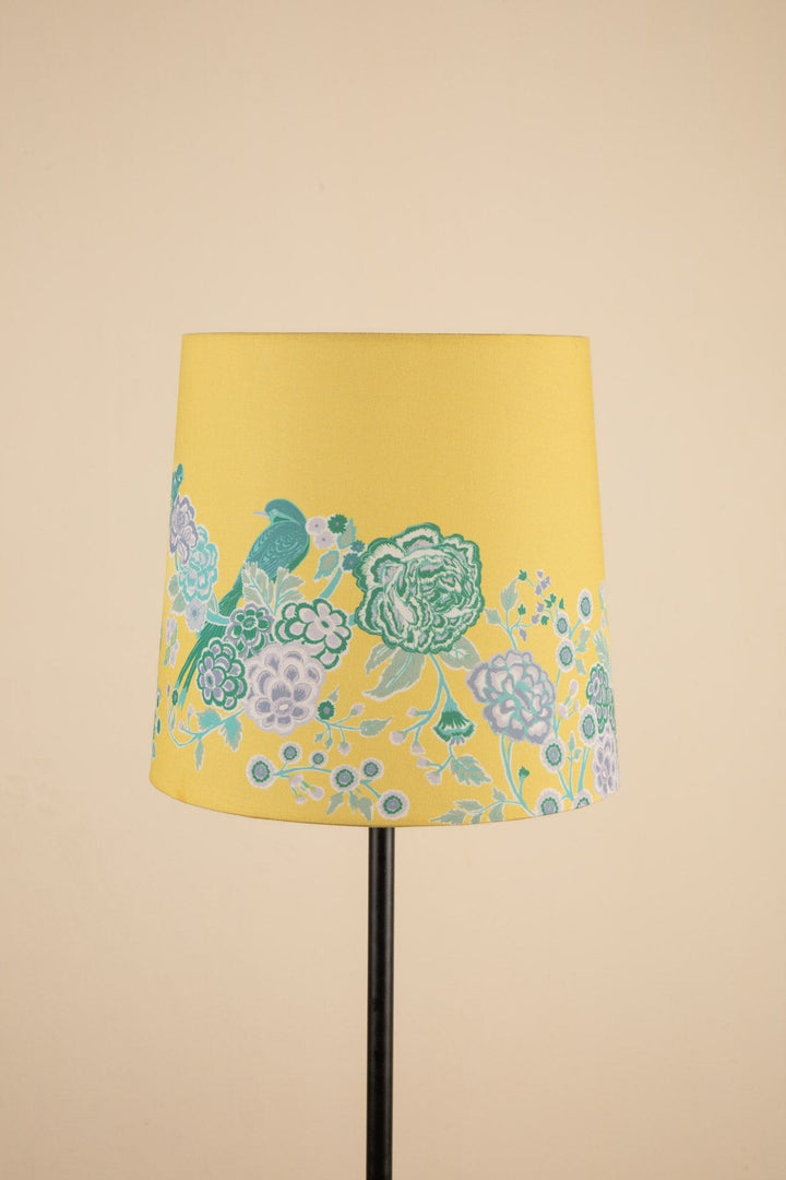 DAMASK BIRDS TAPER MEDIUM BUTTER Y