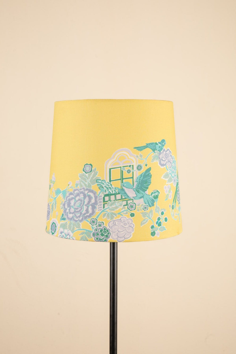 DAMASK BIRDS TAPER MEDIUM BUTTER Y
