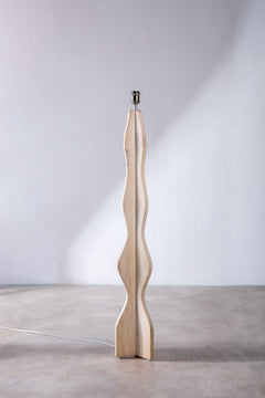 FLOOR LAMPS Flair Tripod Floor Lamp (Natural)
