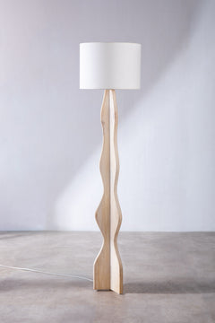 FLOOR LAMPS Flair Tripod Floor Lamp (Natural)