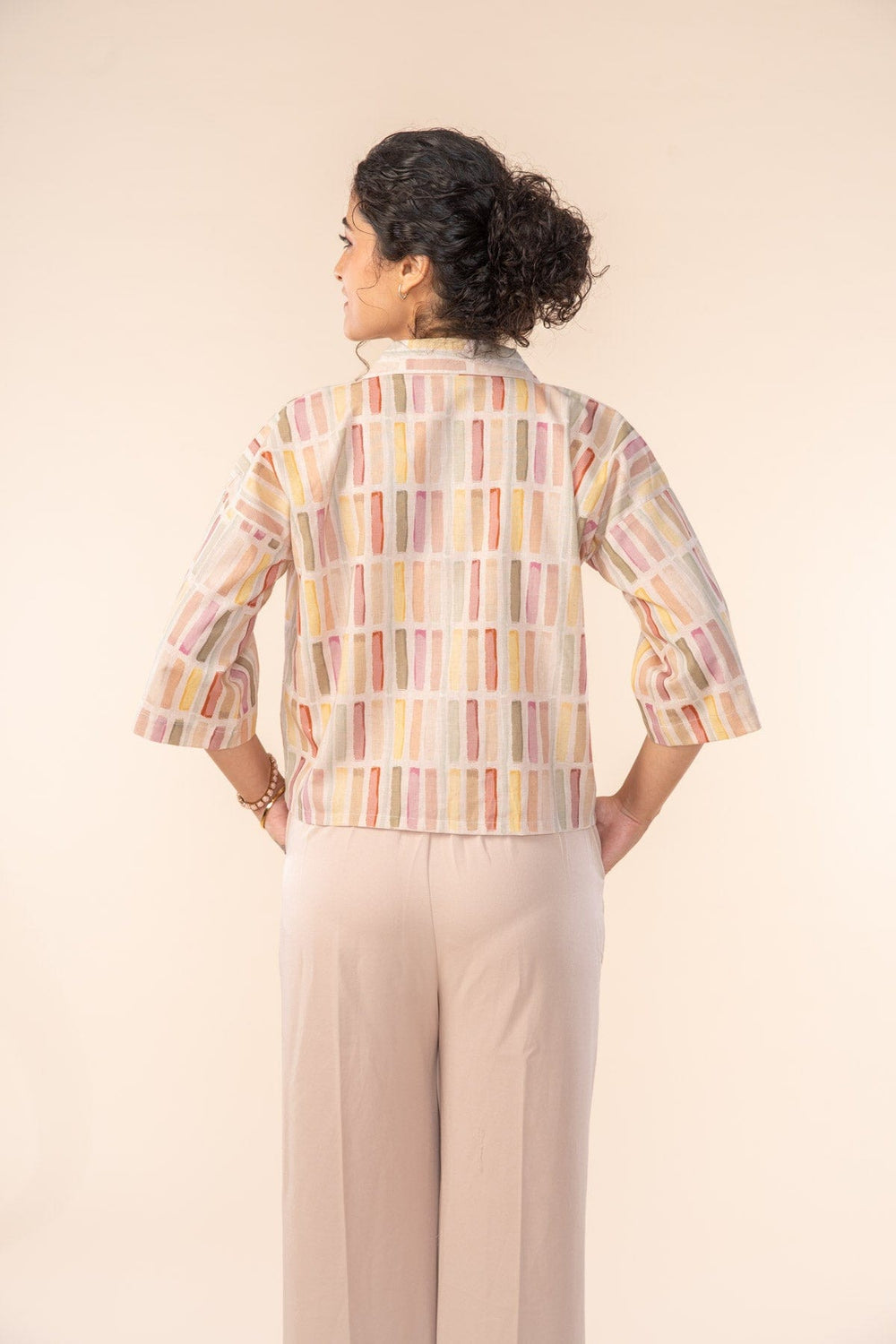 GEO BLOCKS CROP TOP SAND LINES