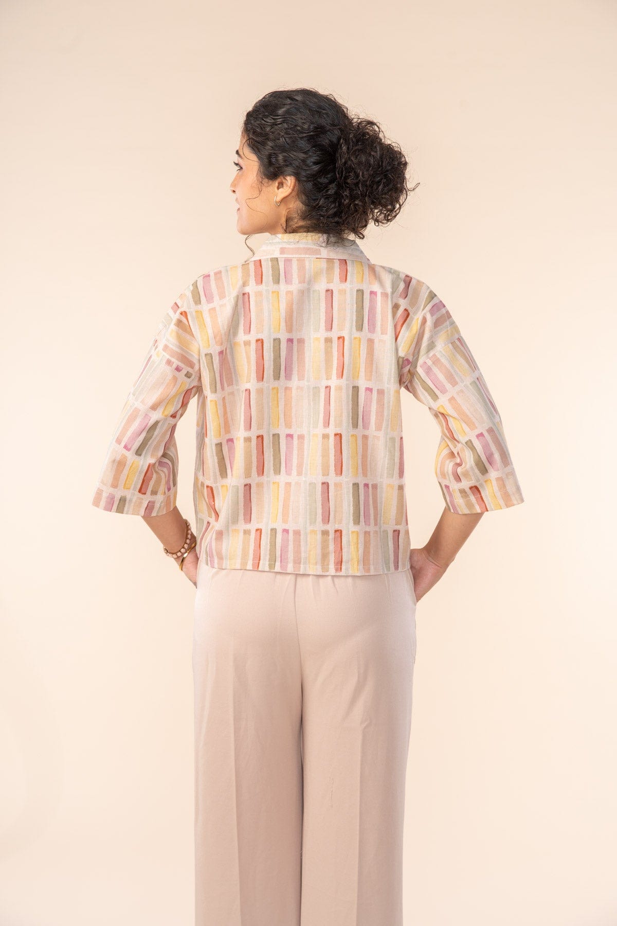 GEO BLOCKS CROP TOP SAND LINES