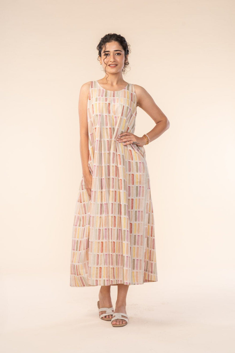 GEO BLOCKS PLEATED MAXI SAND LINES