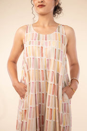 GEO BLOCKS PLEATED MAXI SAND LINES