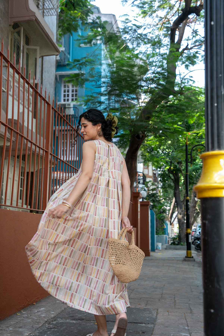 GEO BLOCKS PLEATED MAXI SAND LINES