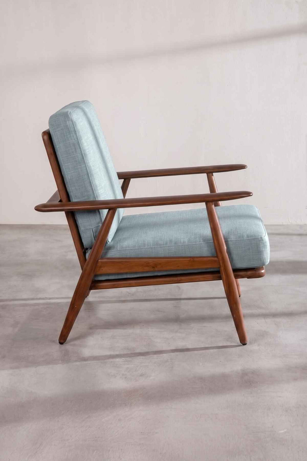 Upholstered Bundle Inni Accent Chair in Raffia Misty Grey Fabric