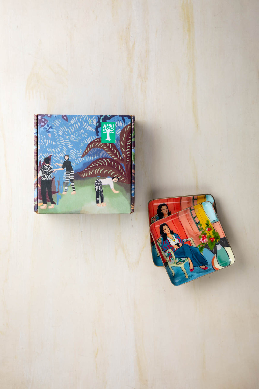 SNACK PLATES Lady By The Sea Snack Plate (Set of 4)