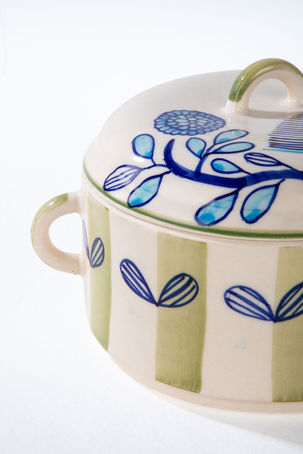 SERVING BOWLS Semanae Ceramic Lidded Tureen