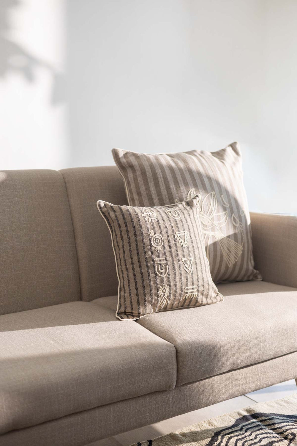 SOFAS Glider Sofa
