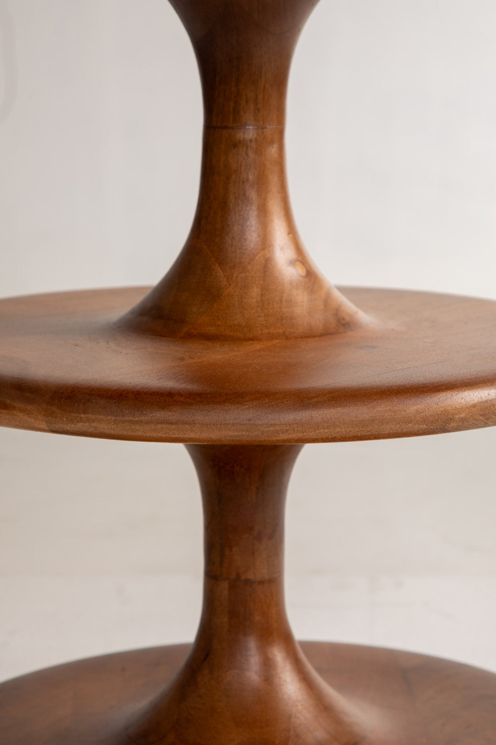 SIDE TABLES Spin Side Table