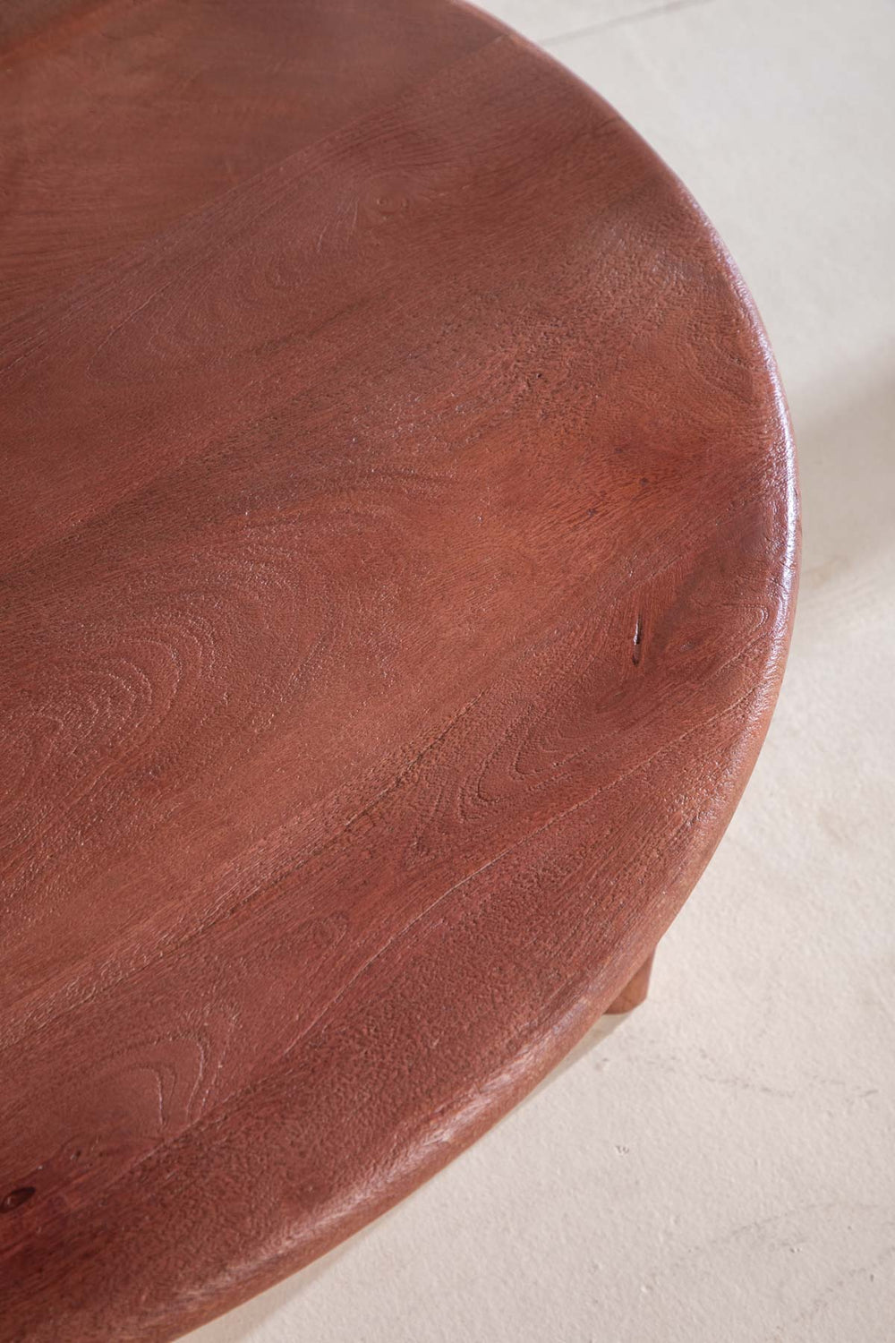 COFFEE TABLES Thal Mango Wood And Sandblasted Round Coffee Table