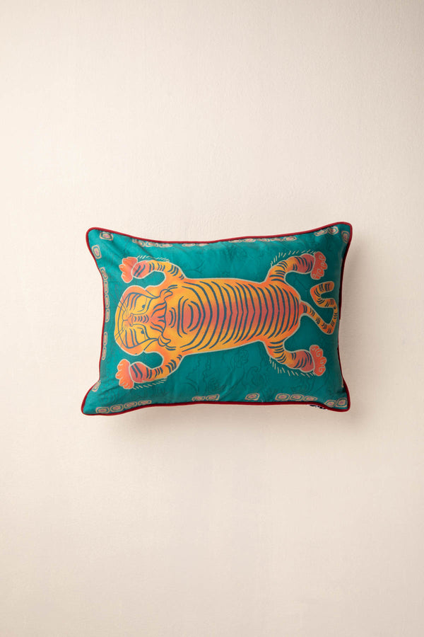 Tiger In Emerald Pool Evergreen Cushion Cover (36 X 51 Cm)