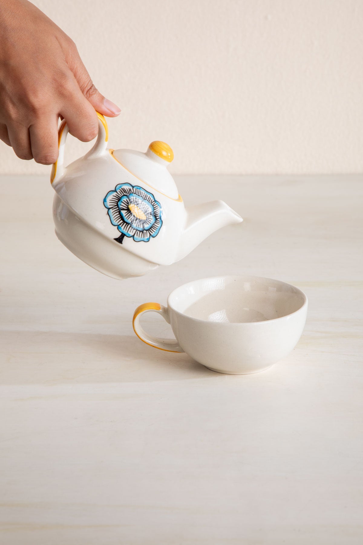 TEA TIME Tulukka Mustard Yellow Tea Pot
