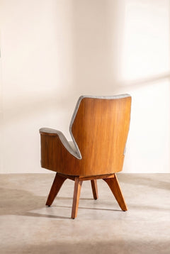 Upholstered Bundle Wrap Accent Chair in Raffia Ecru Fabric