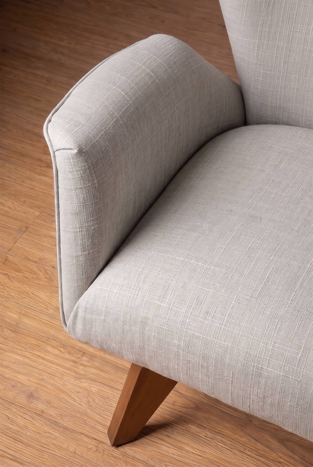 Upholstered Bundle Wrap Accent Chair in Raffia Ecru Fabric