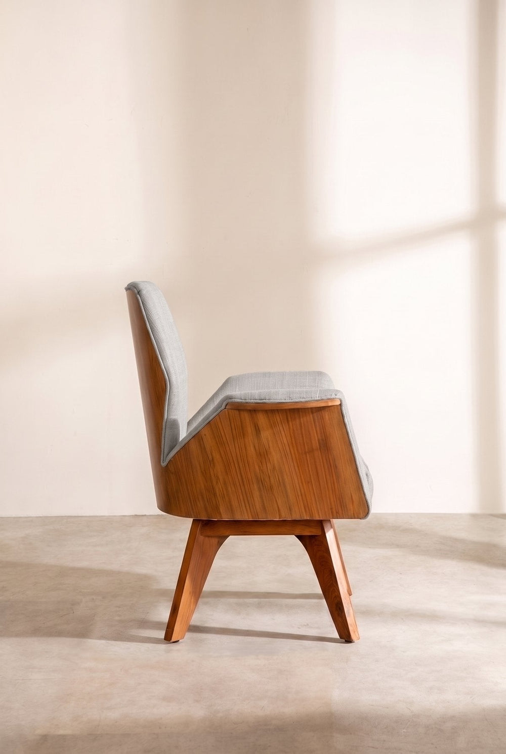 Upholstered Bundle Wrap Accent Chair in Raffia Ecru Fabric