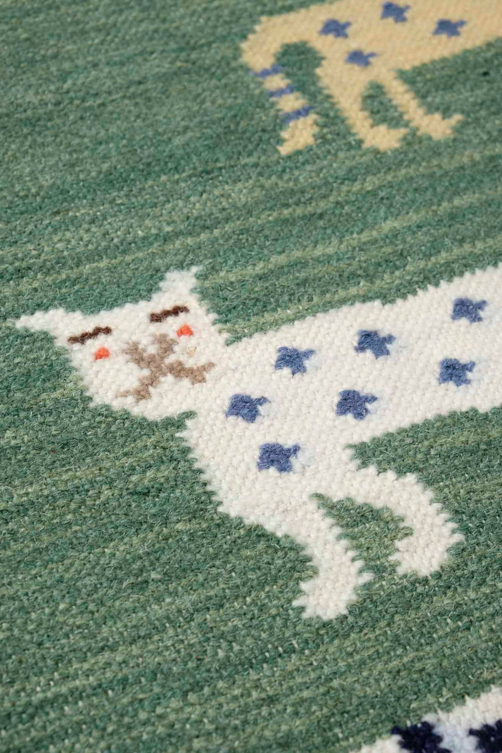 WOVEN RUG Panther Woven Rug (Dark Green)